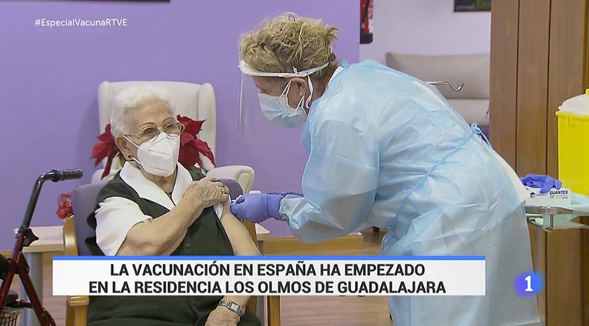 Primera vacunada Covid en España